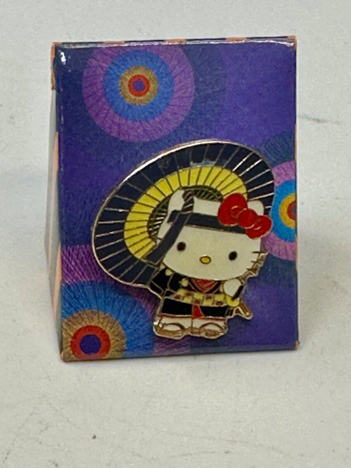 Adorable Hello Kitty W Umbrella Sanrio Family Characters NOS Japan lapel pin