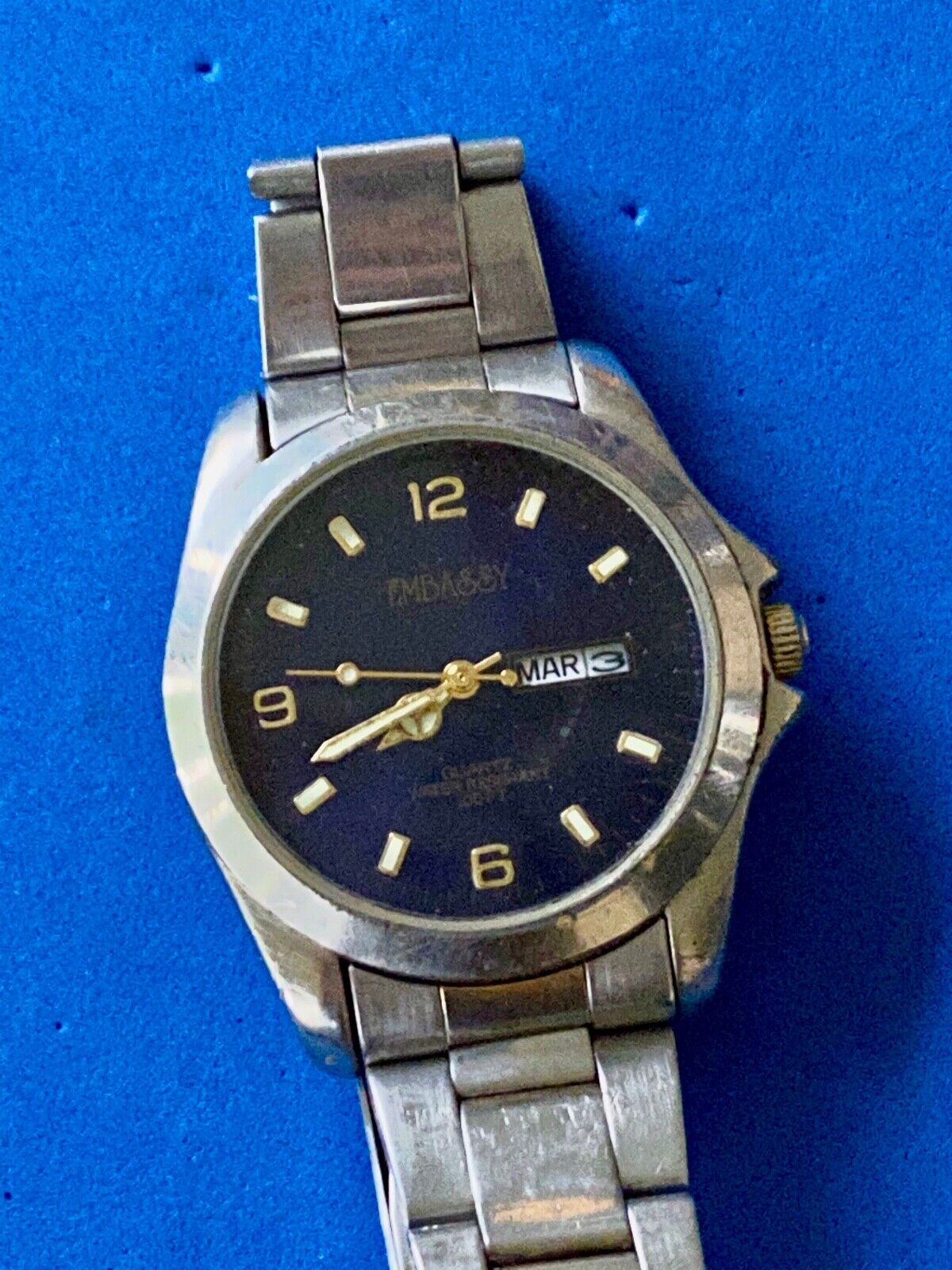Vintage EMBASSY M8S512 WATCH with Day Date - fresh battery 