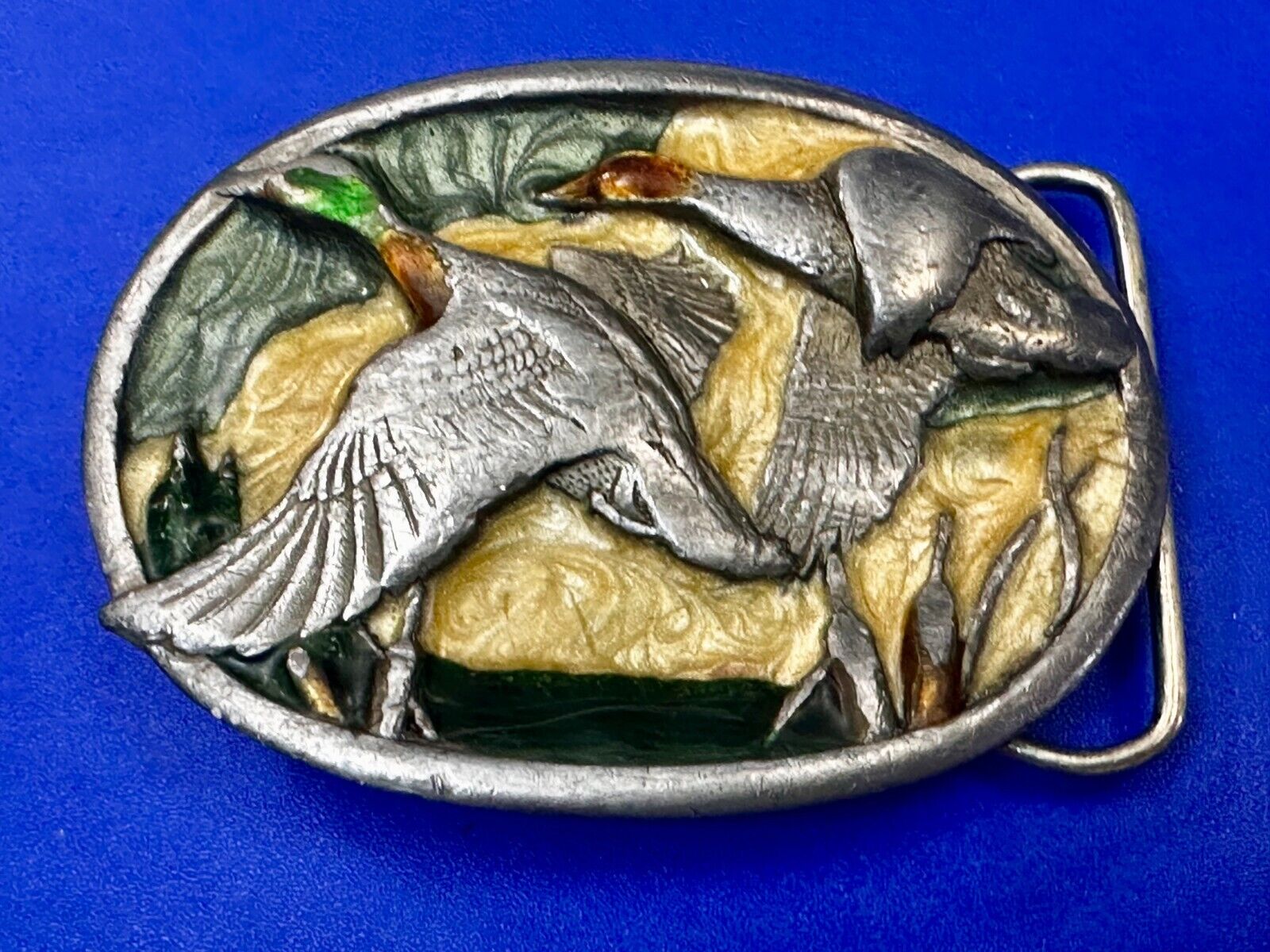 American Wild Mallards Ducks  Flying Over the Lake VTG 1983 Belt Buckle Siskiyou