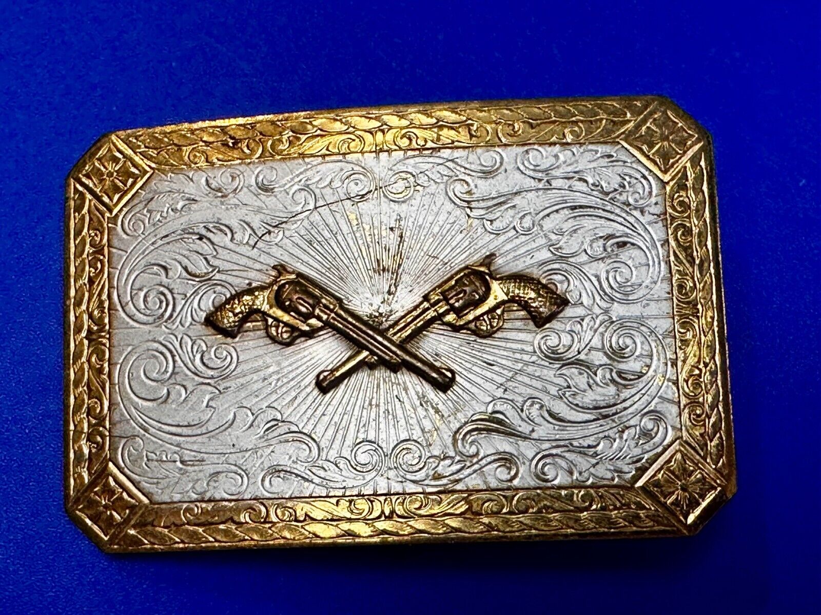 Twin Revolver Pistol Guns Two Tone Western Cowboy Vintage Belt Buckle
