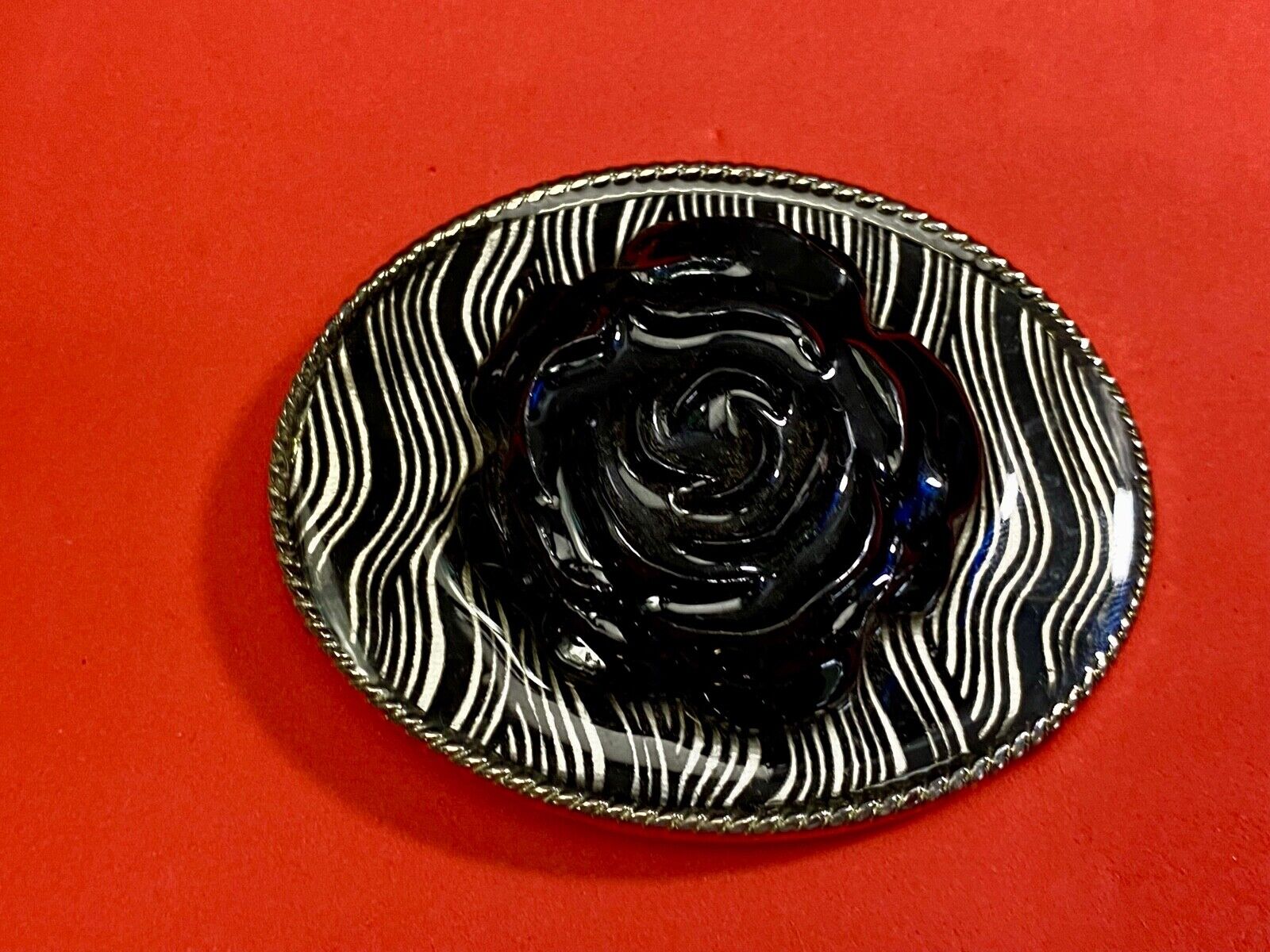 Trippy Black And White Flower Theme Wavy Lines Oval Belt Buckle 