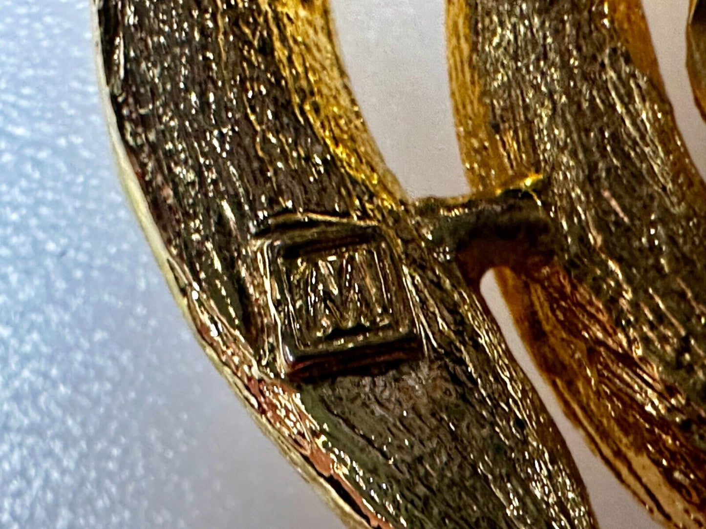 Abstract Leaf Pattern Vintage Textured Gold Tone Brooch Pin Signed by M