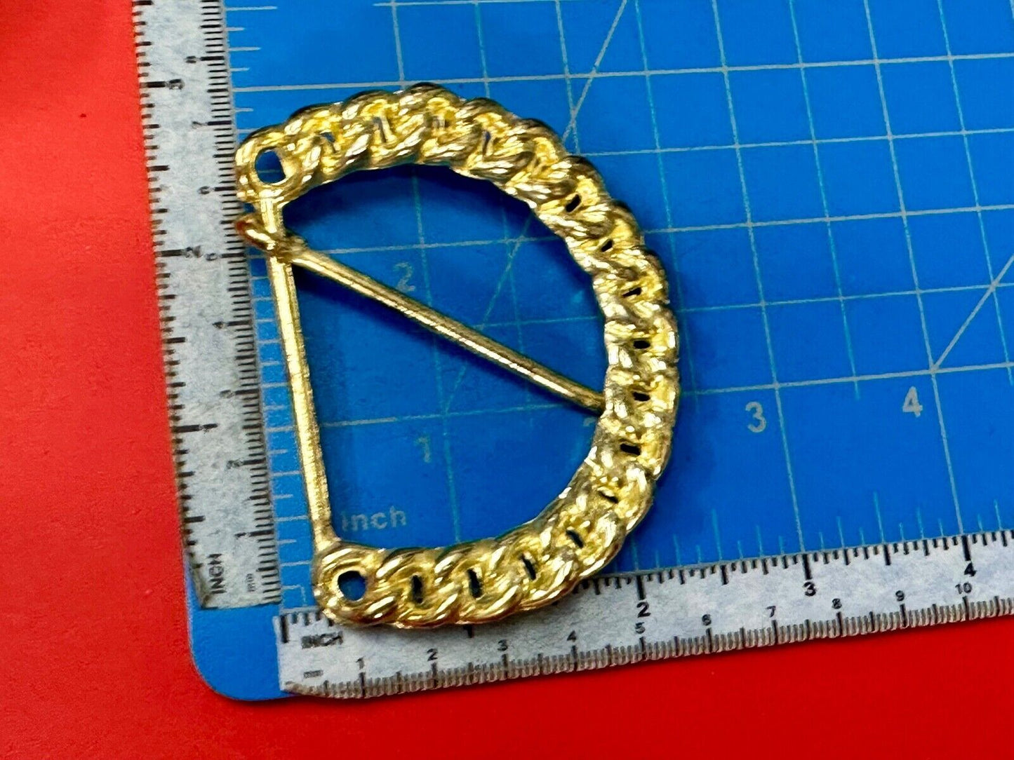 Vintage gold tone spiral or rope knot loop pattern replacement belt buckle