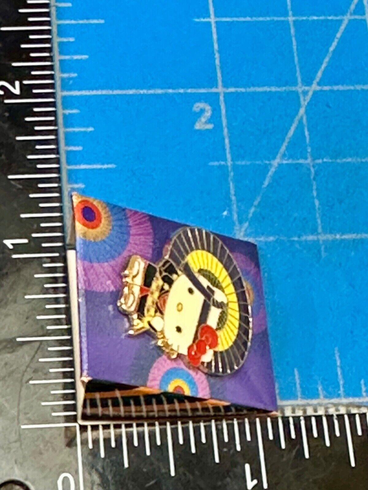 Adorable Hello Kitty W Umbrella Sanrio Family Characters NOS Japan lapel pin