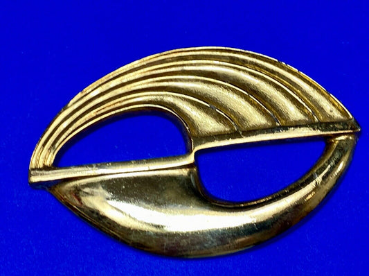 Vintage Ginnie Johansen gold color wave pattern belt scarf slide buckle clip