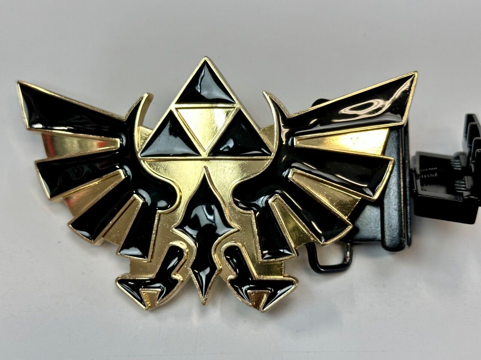 THE LEGEND OF ZELDA Black and Gold Triforce 2015 Nintendo gamers BELT BUCKLE