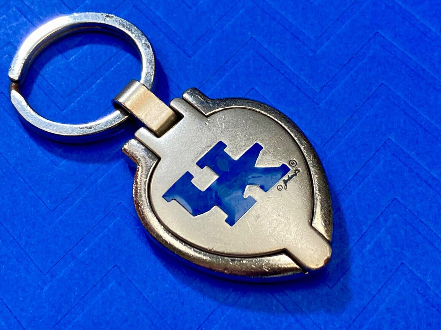 University of Kentucky Keychain UK Blue Silver Tone Metal Fob Keyring Key Chain