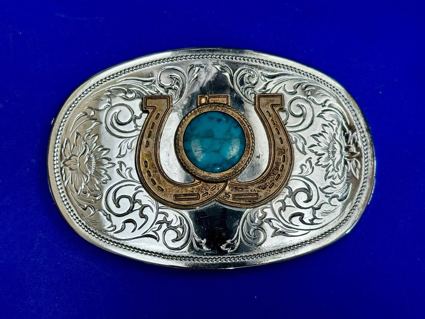 Turquoise centerpiece in  lucky horseshoe - two tone reflective belt buckle