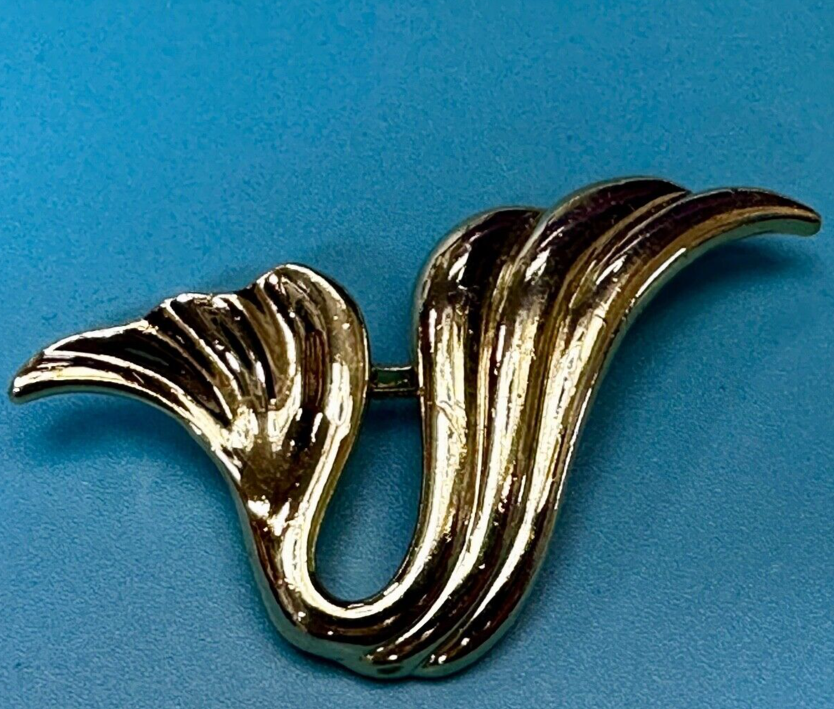 Abstract Swirl Gold Tone Vintage Brooch Pin Signed AJC