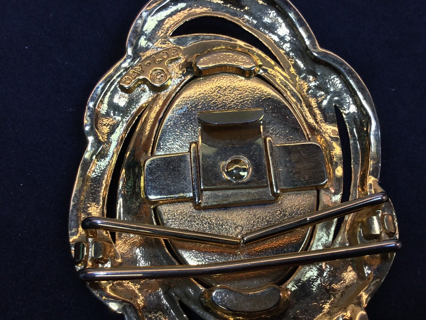 Vintage day-lor gold tone HUGe Rhinestone? Glass?  scarf clip belt buckle 