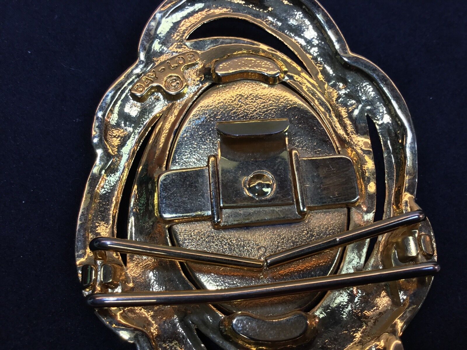 Vintage day-lor gold tone HUGe Rhinestone? Glass?  scarf clip belt buckle 
