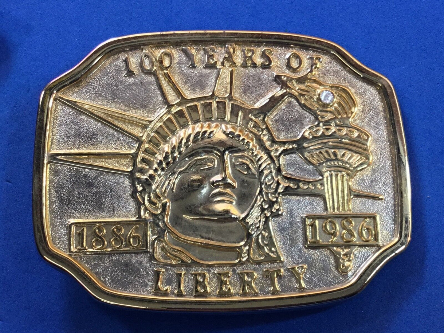 100 YEARS OF LIBERTY 1886-1986 VINTAGE BELT BUCKLE LADY LIBERTY STATUE