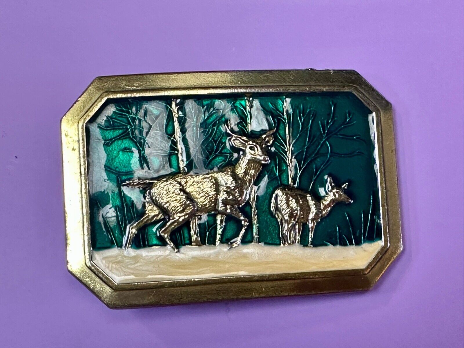 Two deer  / doe nature 1976 Great American belt buckle co - perfect hunters gift