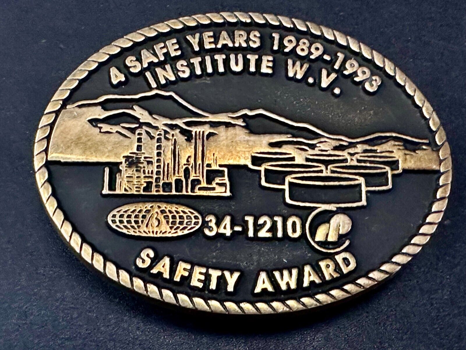 34-110 A Safe Years 1989-1993 W.V Safety Institute Award Koza's Inc Belt Buckle