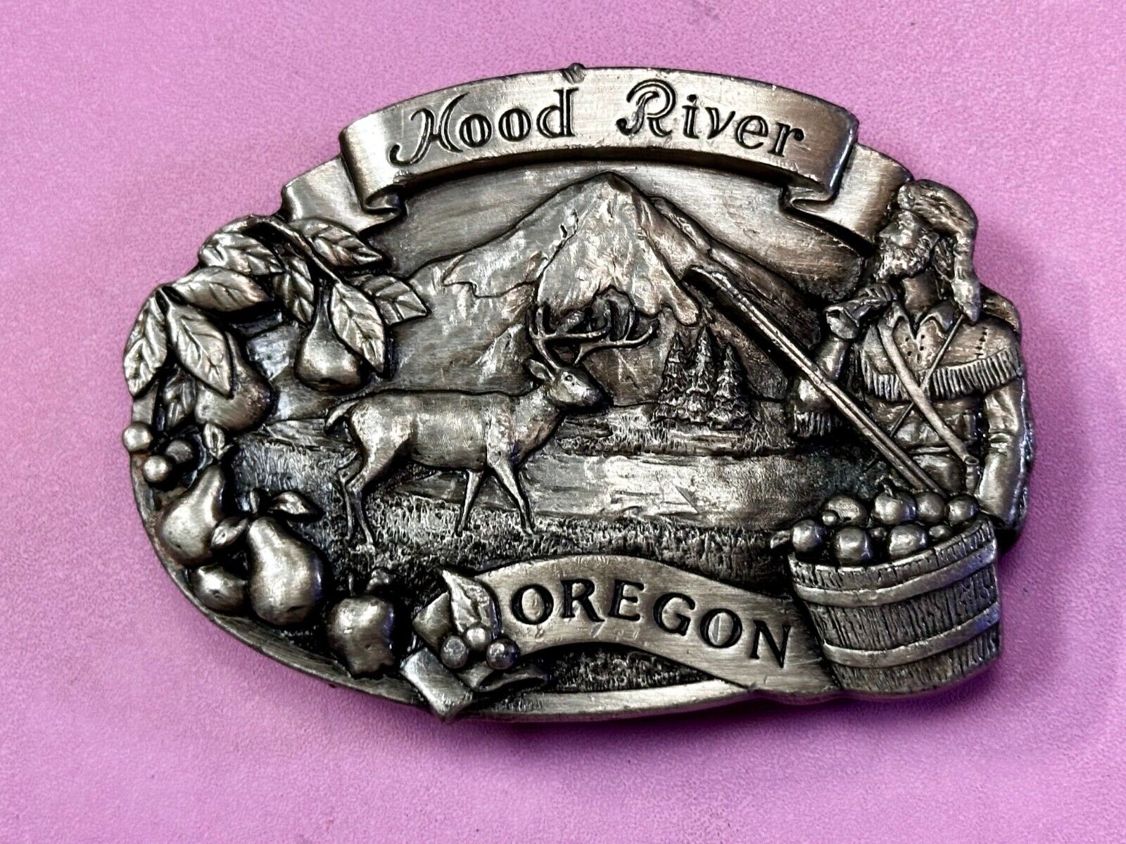 Mt. Hood River Valley Oregon Majestic Scenery Vtg 1981 Commemorative Belt Buckle