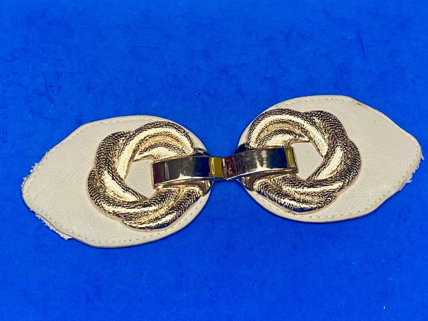 Unique Gold Tone Interlocking Two Piece Scarf Belt Clips Tie Buckle