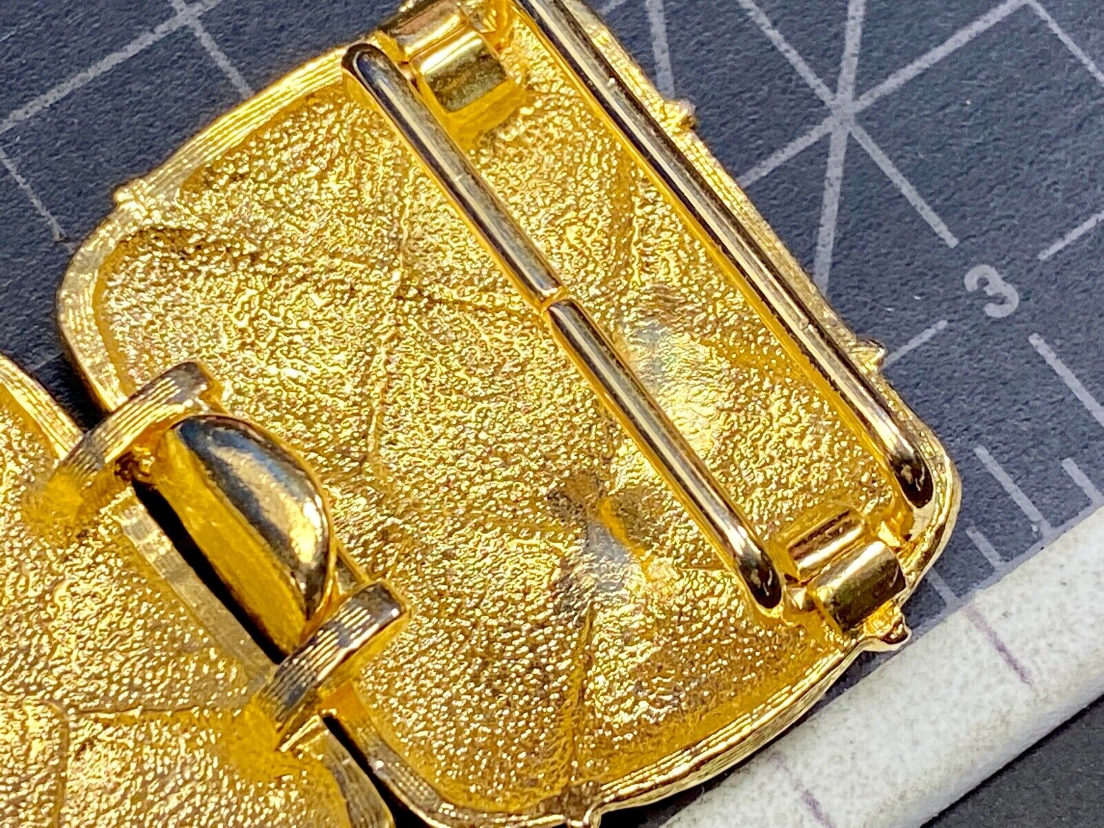 Vintage Gold Tone Basket Weave Pattern Interlocking Two Piece Belt Buckle 