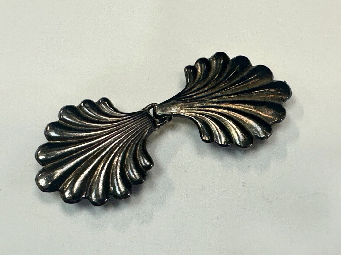 Two piece interconnecting leaf style shape vintage belt buckle