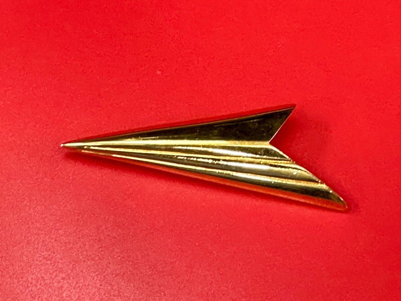 Art Deco Style 3" wide Arrow Napier signed vintage gold tone brooch pin