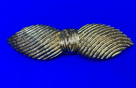 two piece large leaf interlocking gold tone vintage 80's Mimi Di N belt buckle