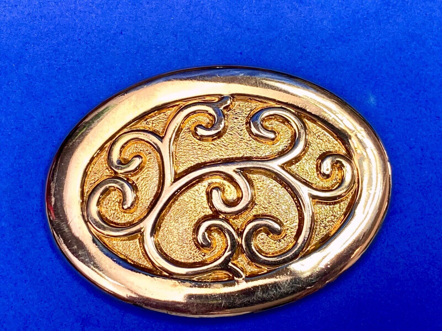 Unique Gold Tone Motion East Flower Swirl Belt Scarf Clip Slide Buckle 