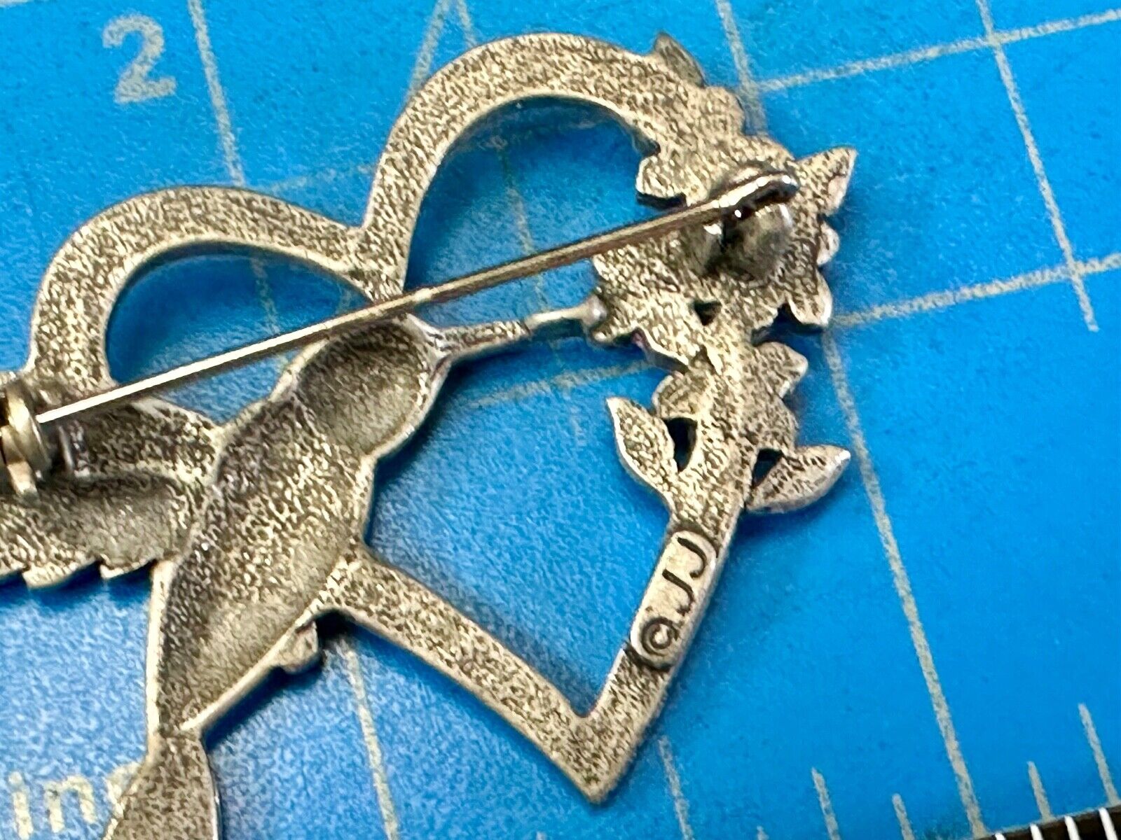Vintage HUMMINGBIRD Brooch Pin Flowers & Heart Pewter Silver Tone Blue WIngs JJ
