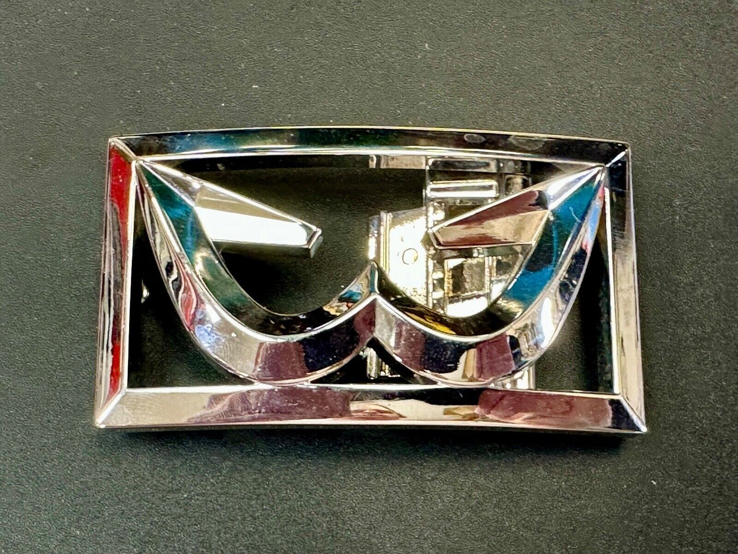 unique see through dual hook pattern silver color reflective belt buckle