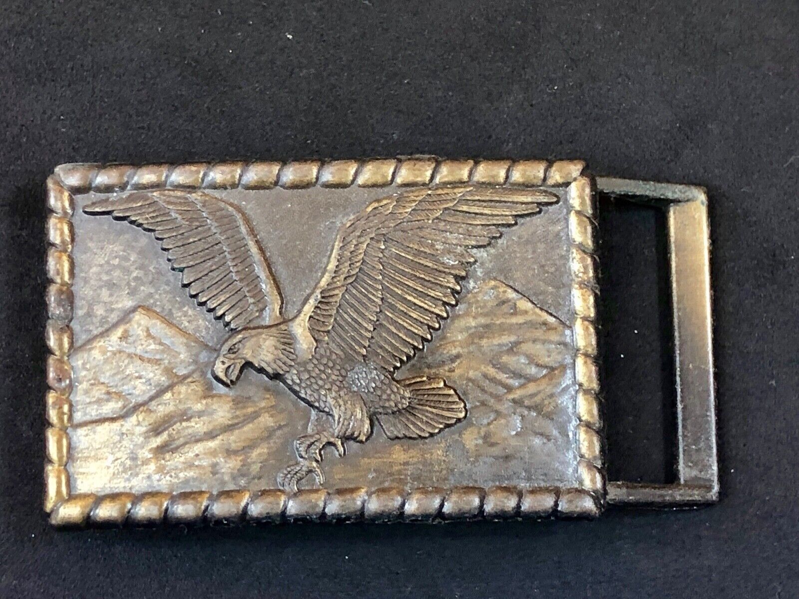 Vintage Flying Eagle Diving to hunt over mountainside Western  belt buckle 