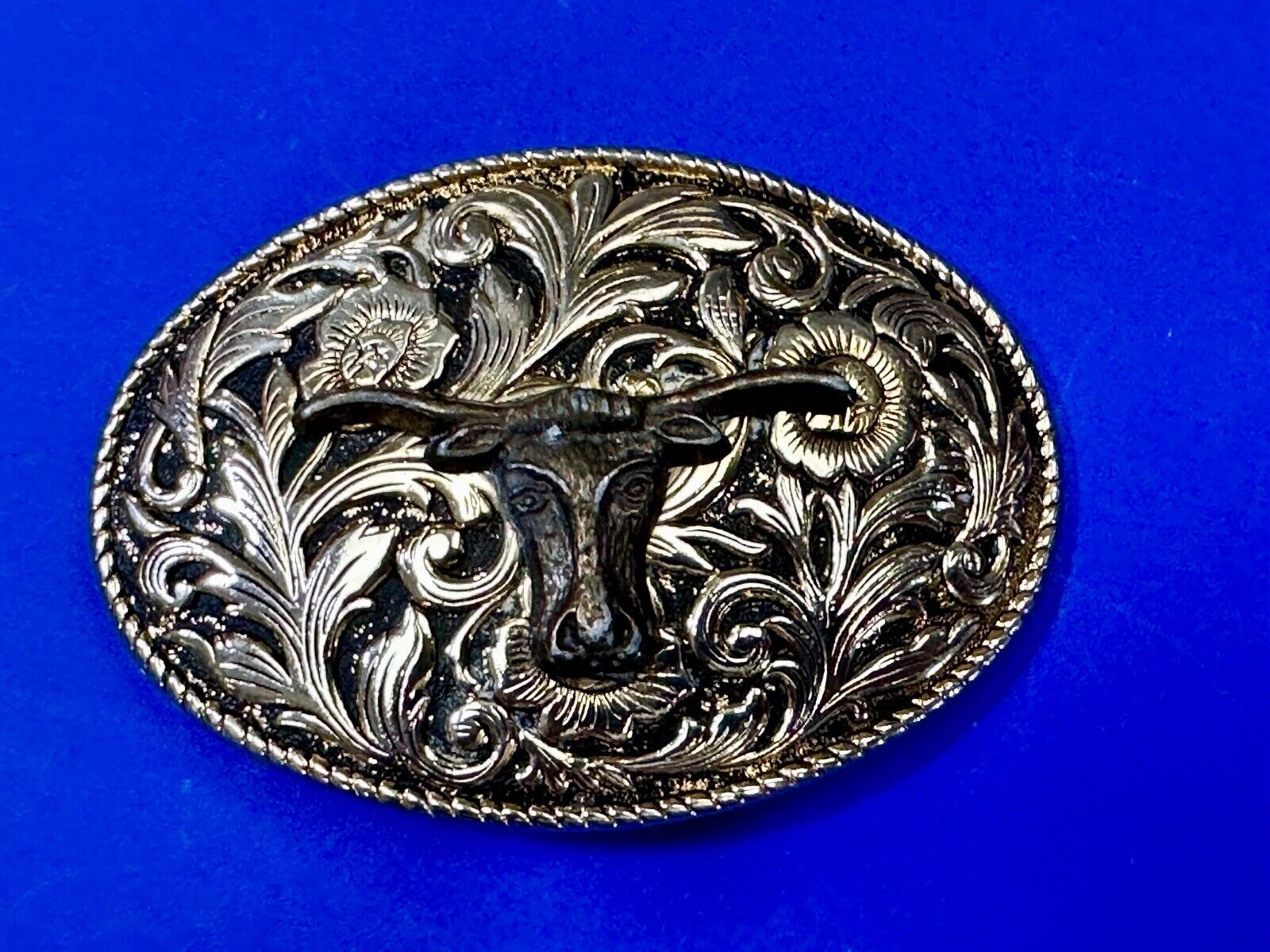 The Longhorn cow steer - cowboys cowgirls western Vintage belt buckle to restore