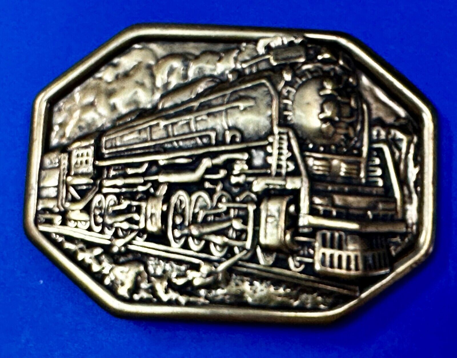 Train Rail Road Collectors Vtg. Avon Brand Brass Tone Steam Engine Belt Buckle