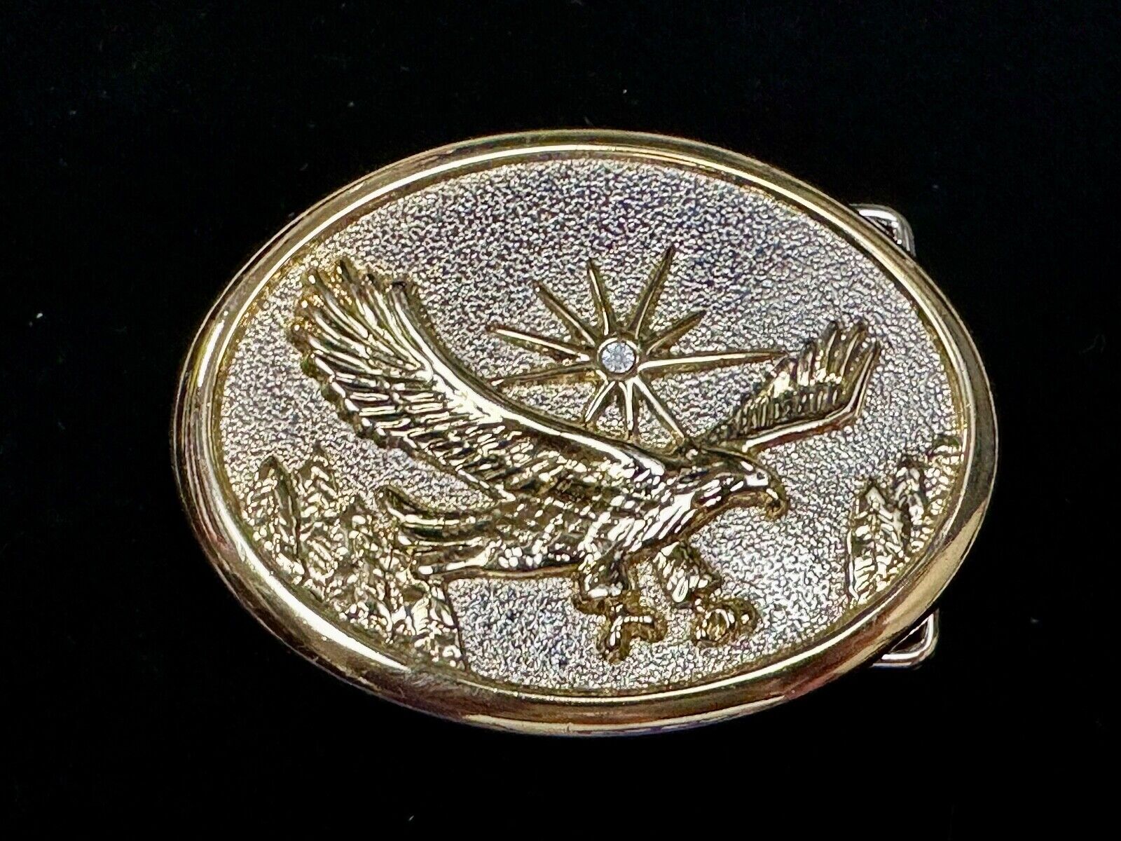 USA Patriotic flying classic Bald Eagle with sun starburst belt buckle