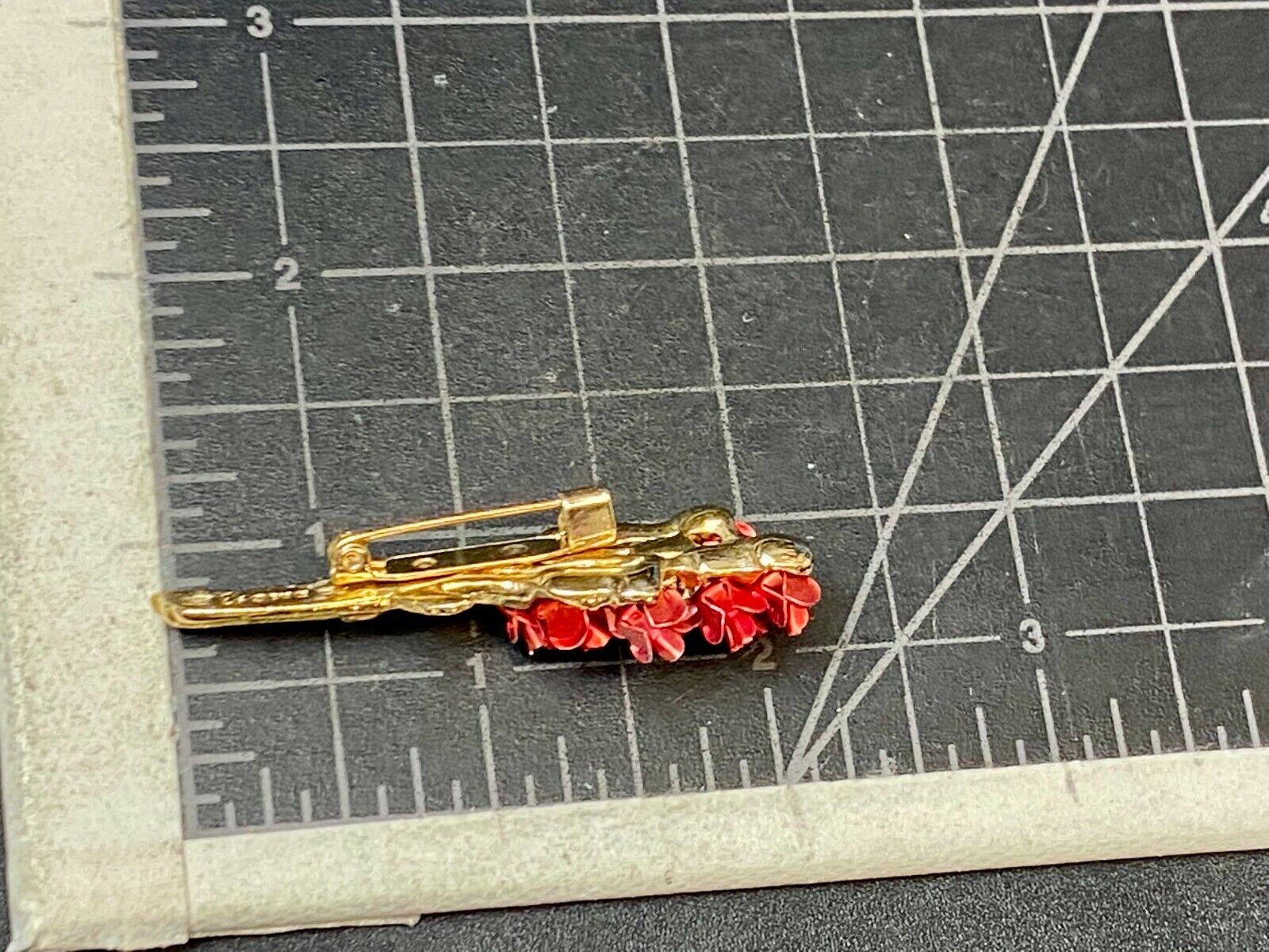 Vintage Danbury Mint For Avon Red Rose Bouquet Brooch DM 97 Gold Plated Broach