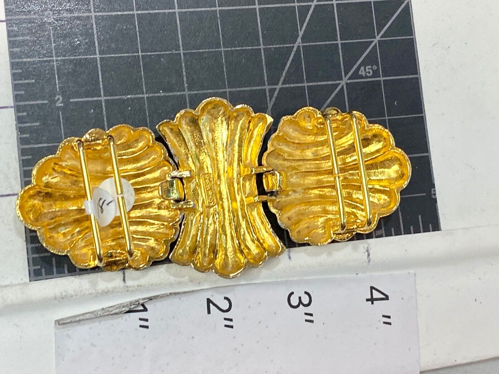 Vintage gold tone There piece interlocking leaf belt buckle BY Dotty Smith 