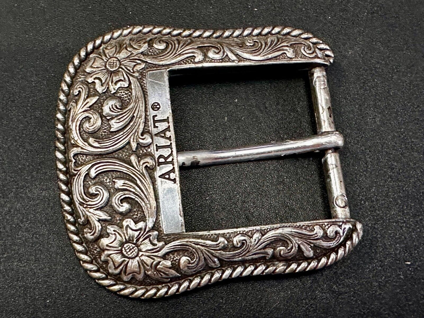 Ariat 2007 Ranger Style Detailed Flower Swirl Rope Outlined Belt Buckle