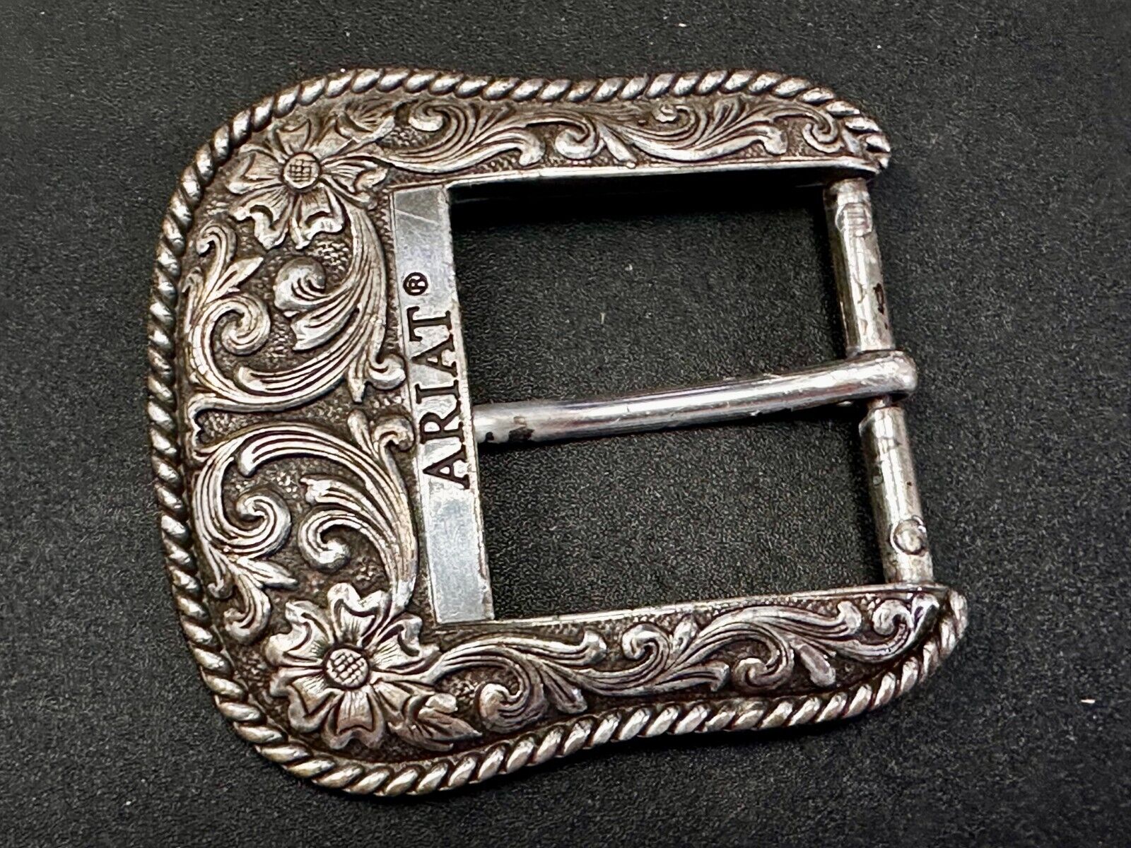 Ariat 2007 Ranger Style Detailed Flower Swirl Rope Outlined Belt Buckle