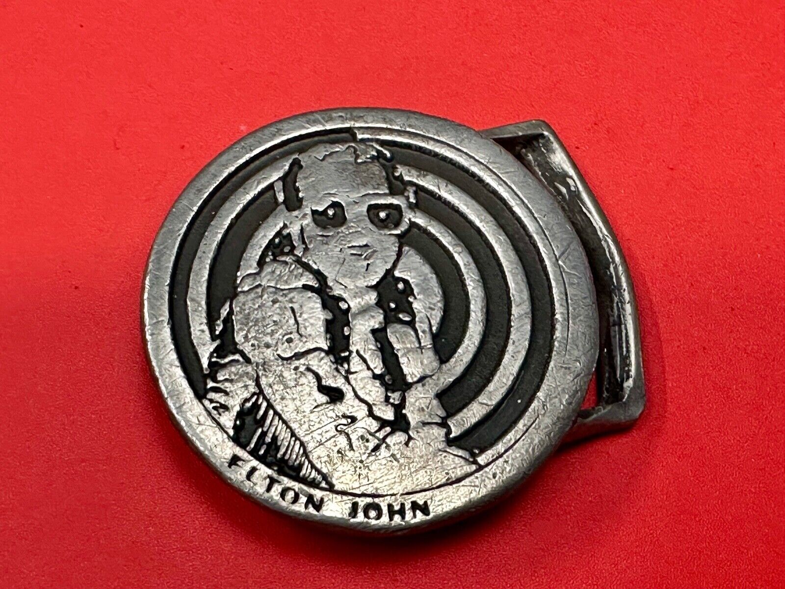 ***ELTON JOHN*** MUSIC SOUVENIR 1970's VINTAGE COMMEMORATIVE BELT BUCKLE