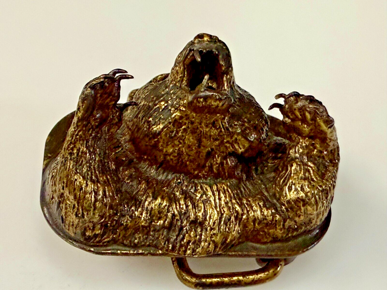 Attacking Angry Grizzly Bear Red Rhinestone Eyes Thick Heavy Artisan Belt Buckle