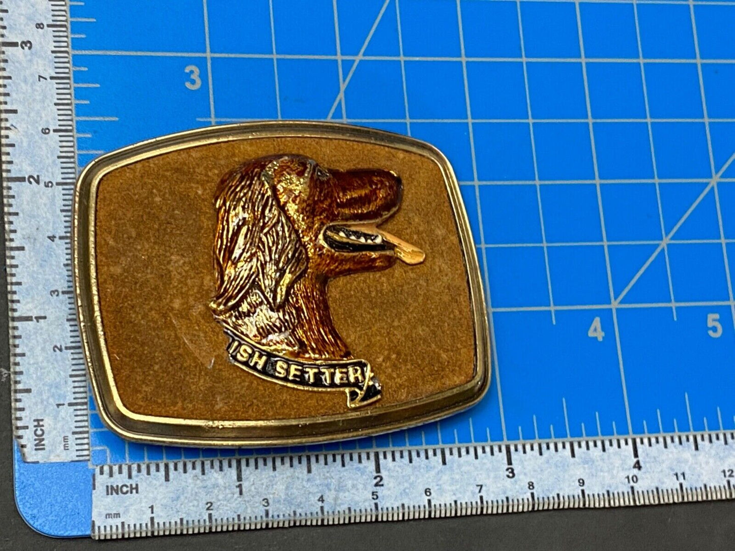 Vintage Irish Setter Dog - Man's Best Friend belt buckle 1979 Raintree