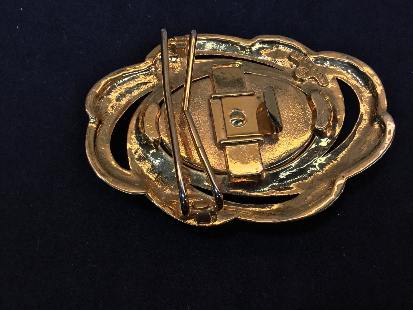 Vintage day-lor gold tone HUGe Rhinestone? Glass?  scarf clip belt buckle 
