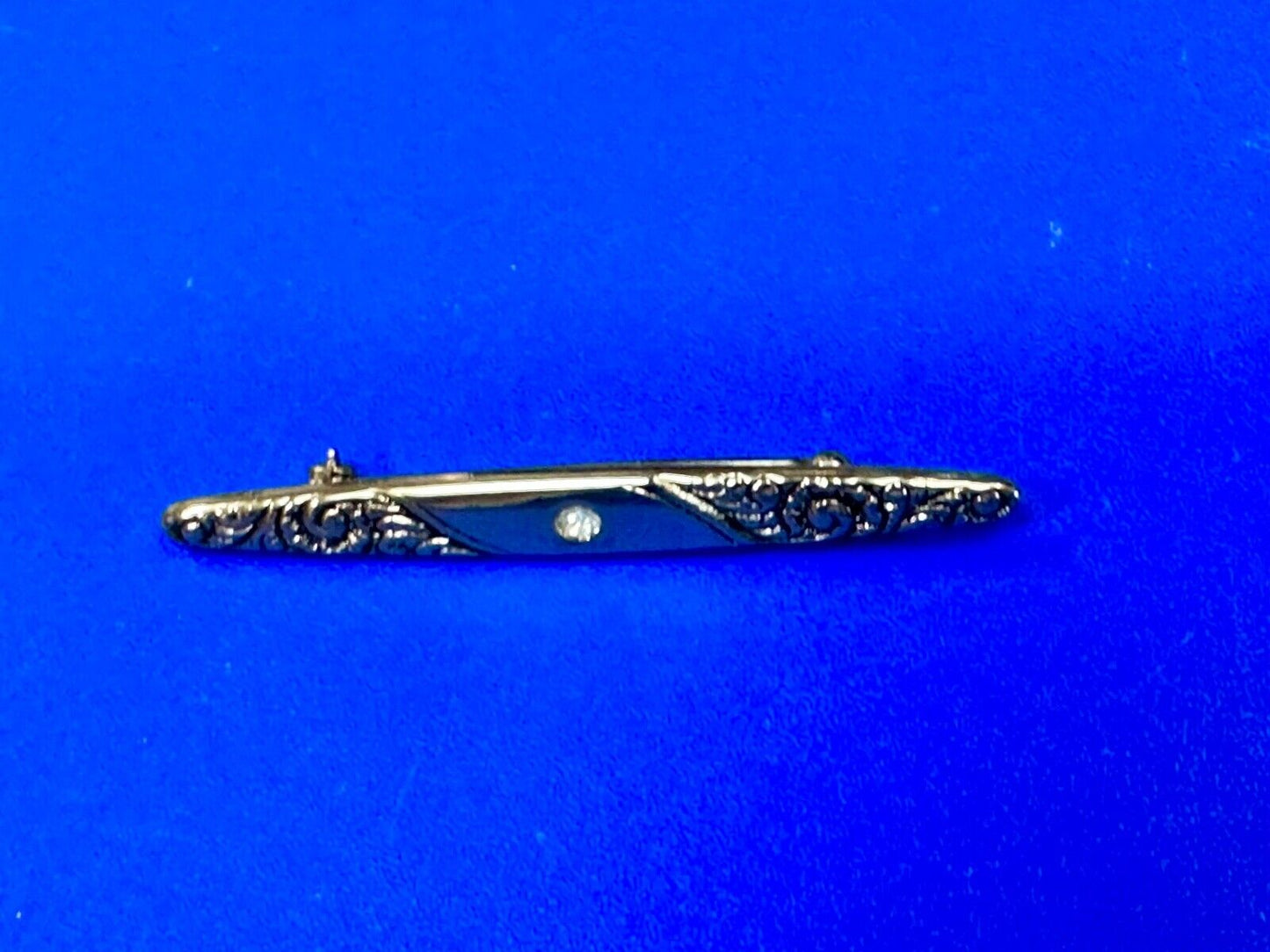 vintage Avon signed gold tone brooch pin