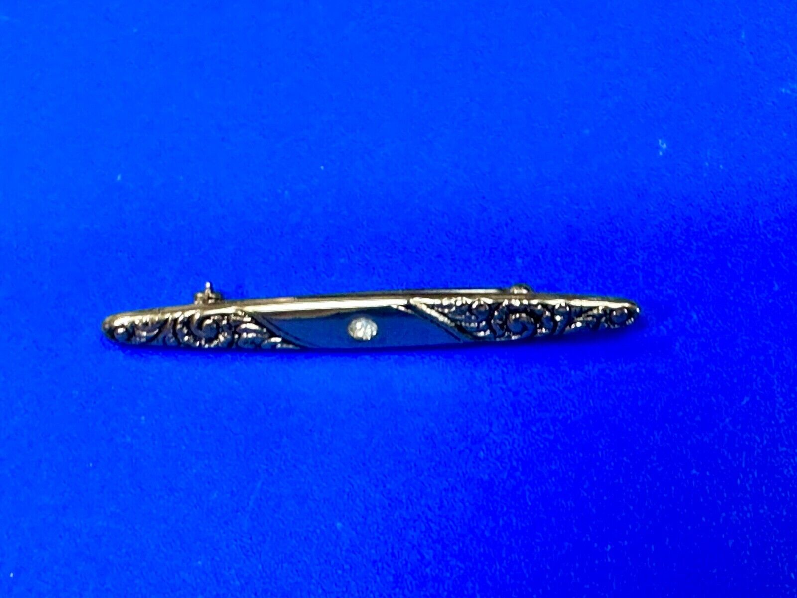 vintage Avon signed gold tone brooch pin