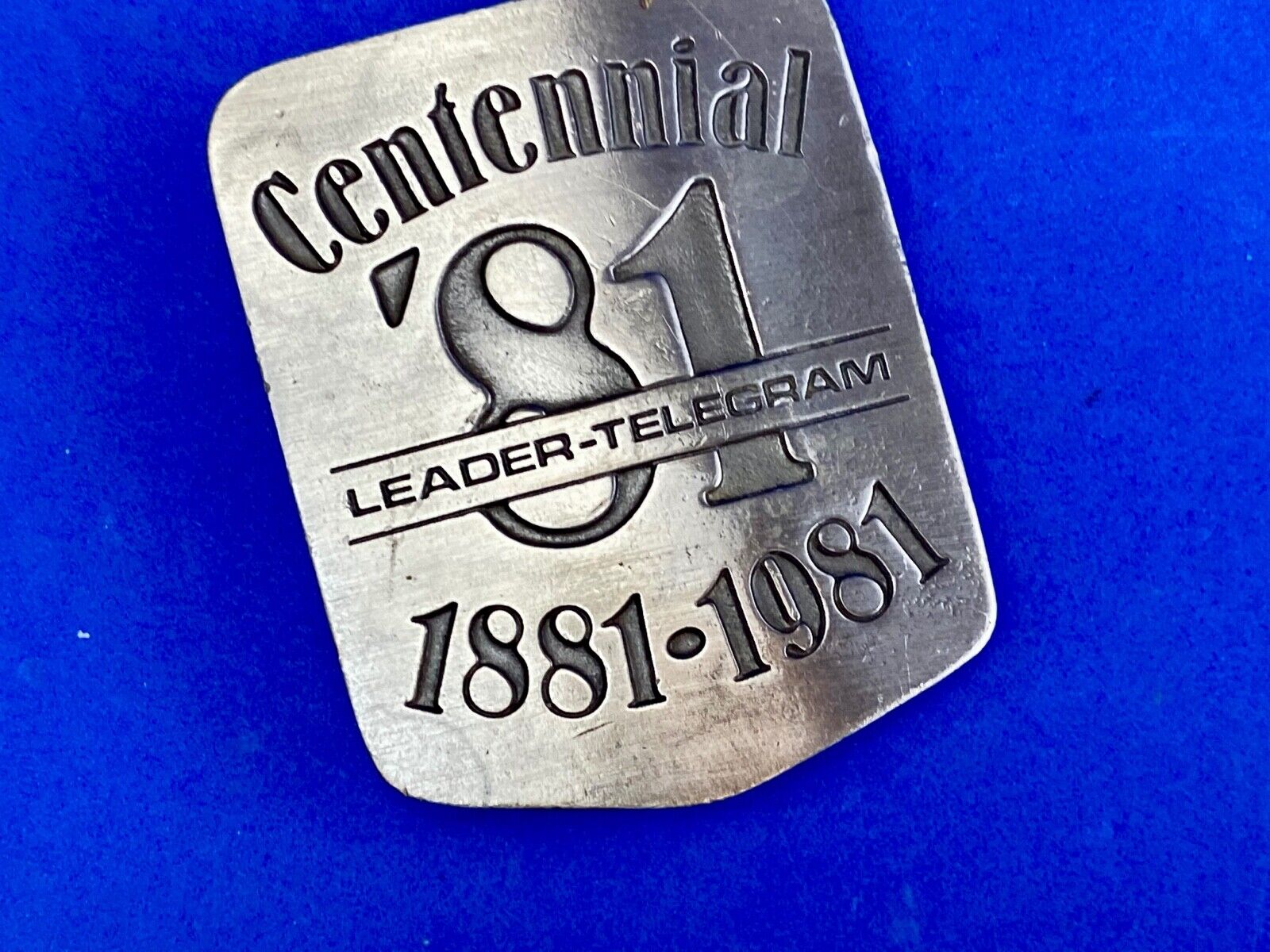 Vintage 1981 LEADER TELEGRAM BELT BUCKLE NEWSPAPER EAU CLAIRE & WEST CENTRAL WI