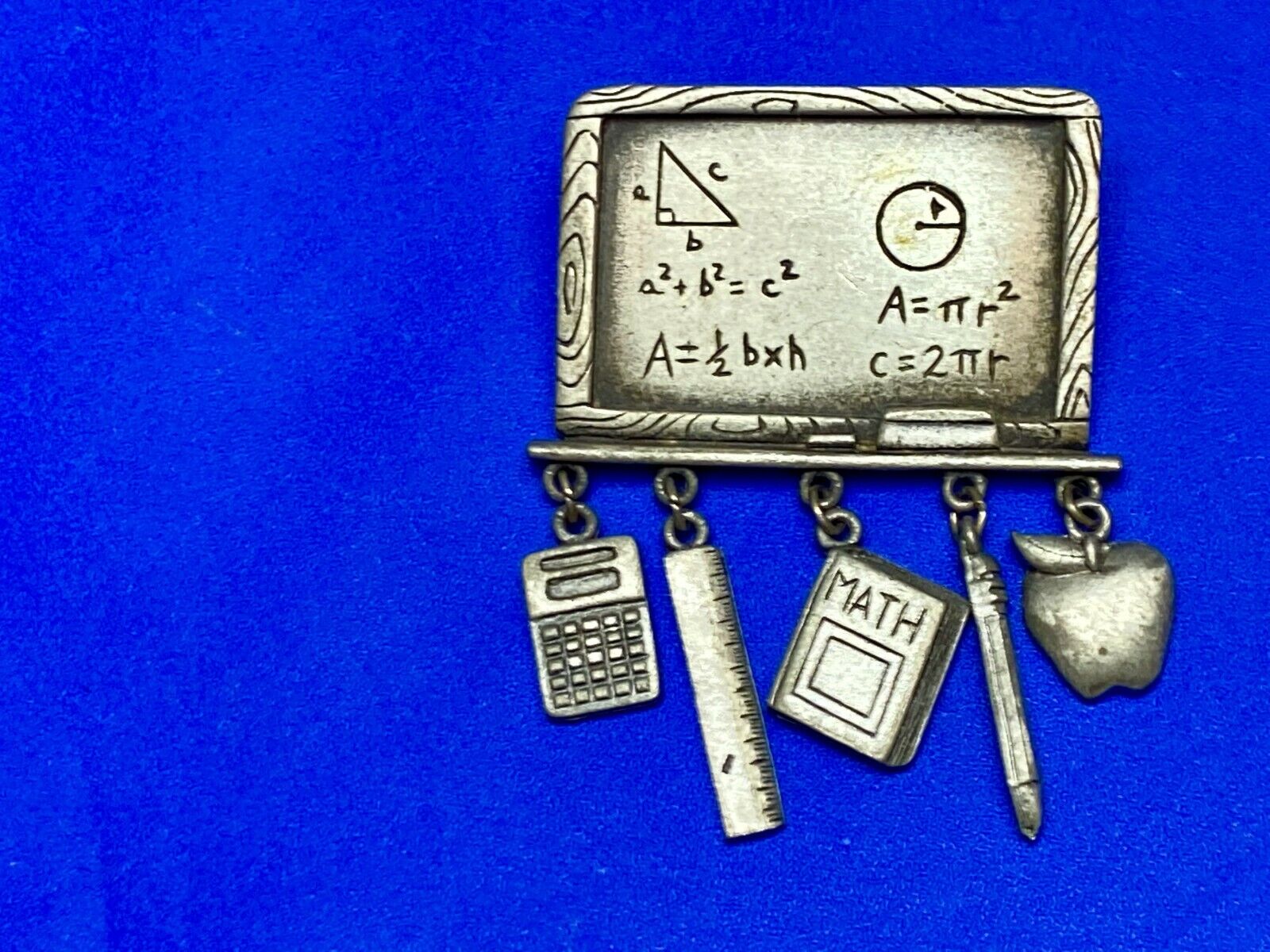VINTAGE *J.J.*PEWTER MATH TEACHER CHALKBOARD BROOCH PIN W/THEMED FIGURAL DANGLES