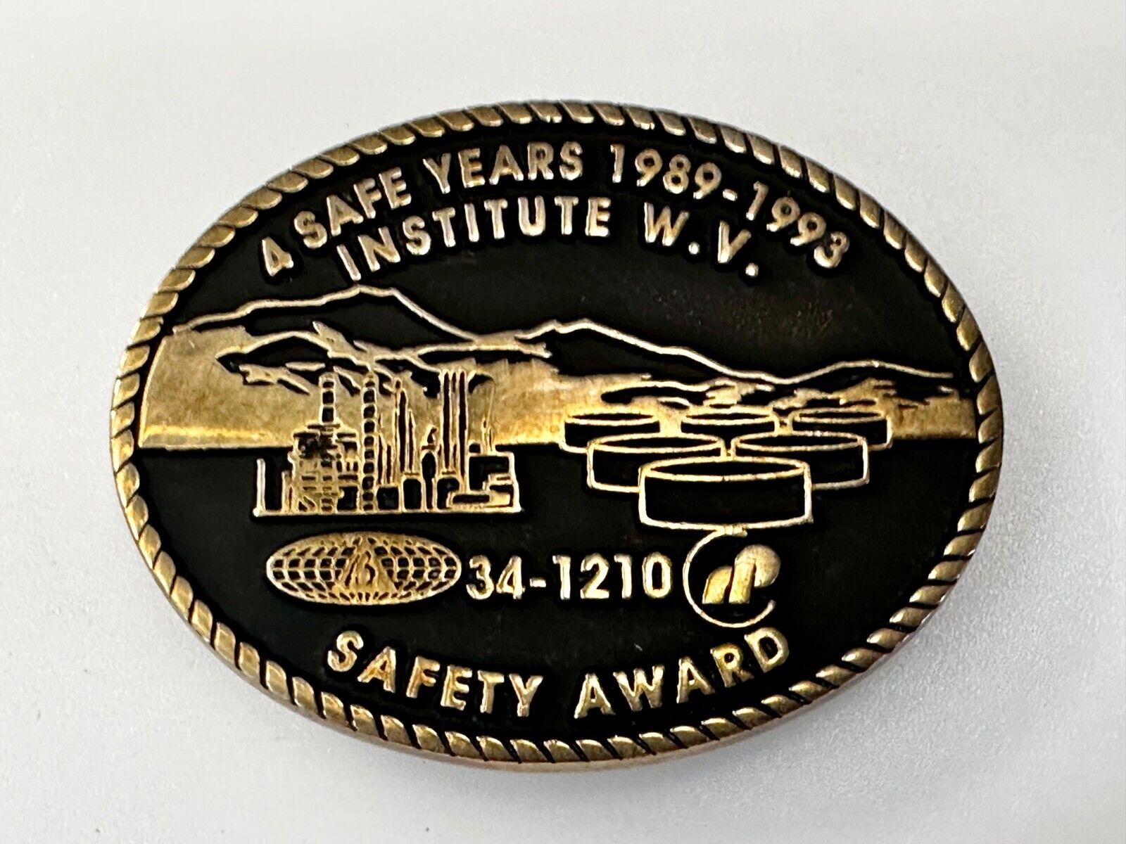 34-110 A Safe Years 1989-1993 W.V Safety Institute Award Koza's Inc Belt Buckle