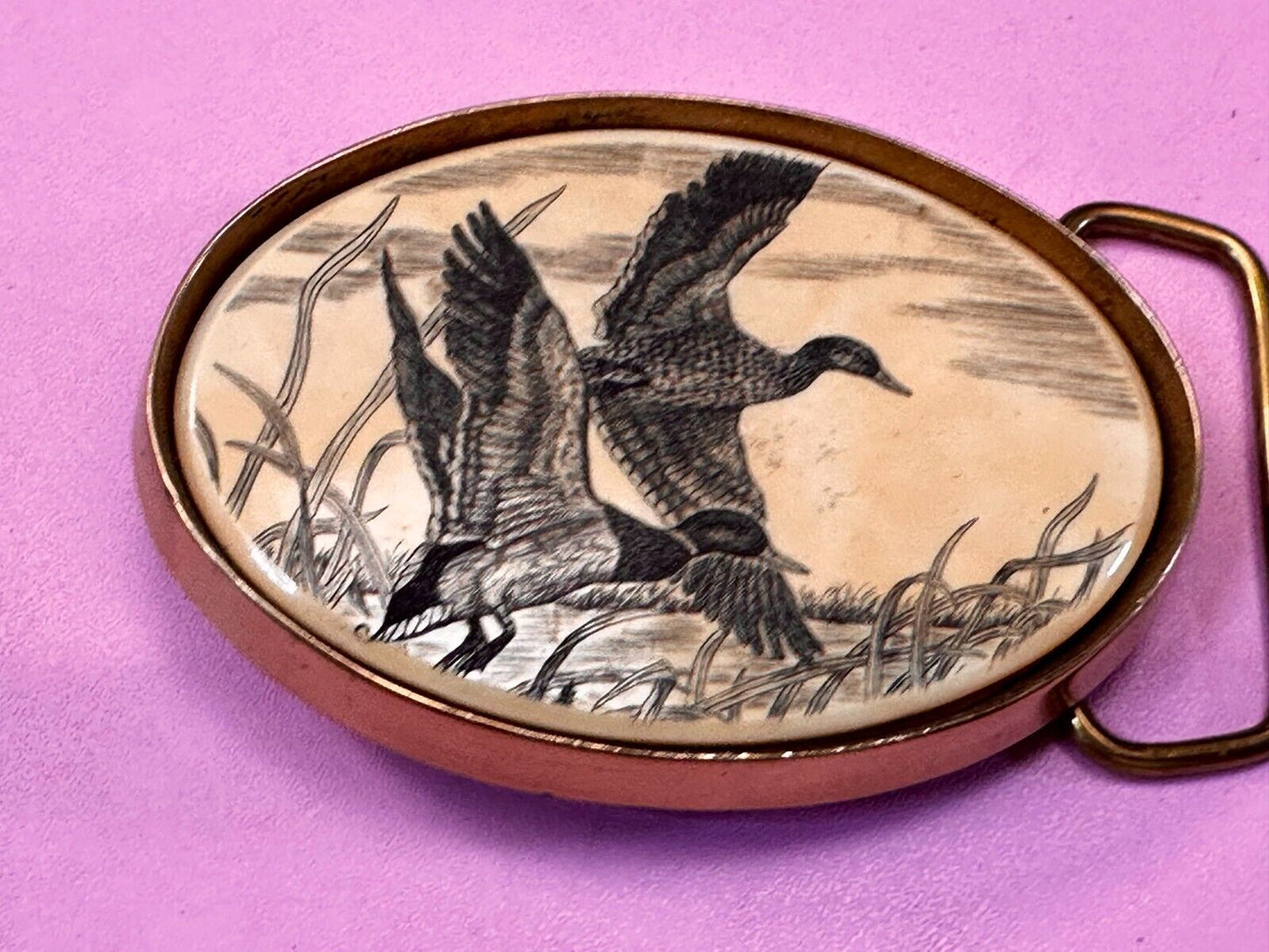 Two Flying Duck Mallards Faux Scrimshaw Solid Brass VTG 1983 Barlow Belt Buckle