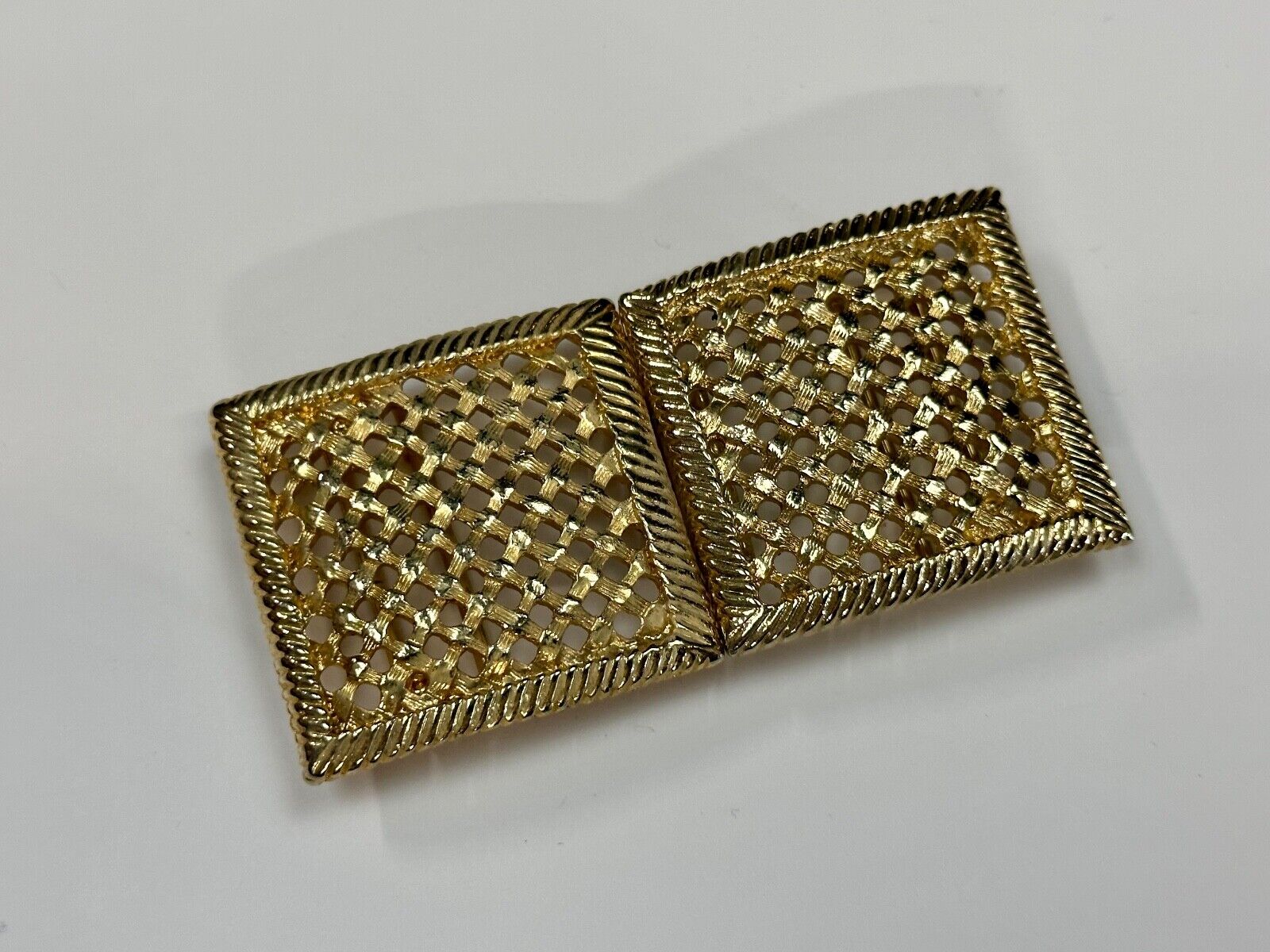 Basket Weave Pattern Vintage Two-piece interlocking gold tone belt buckle