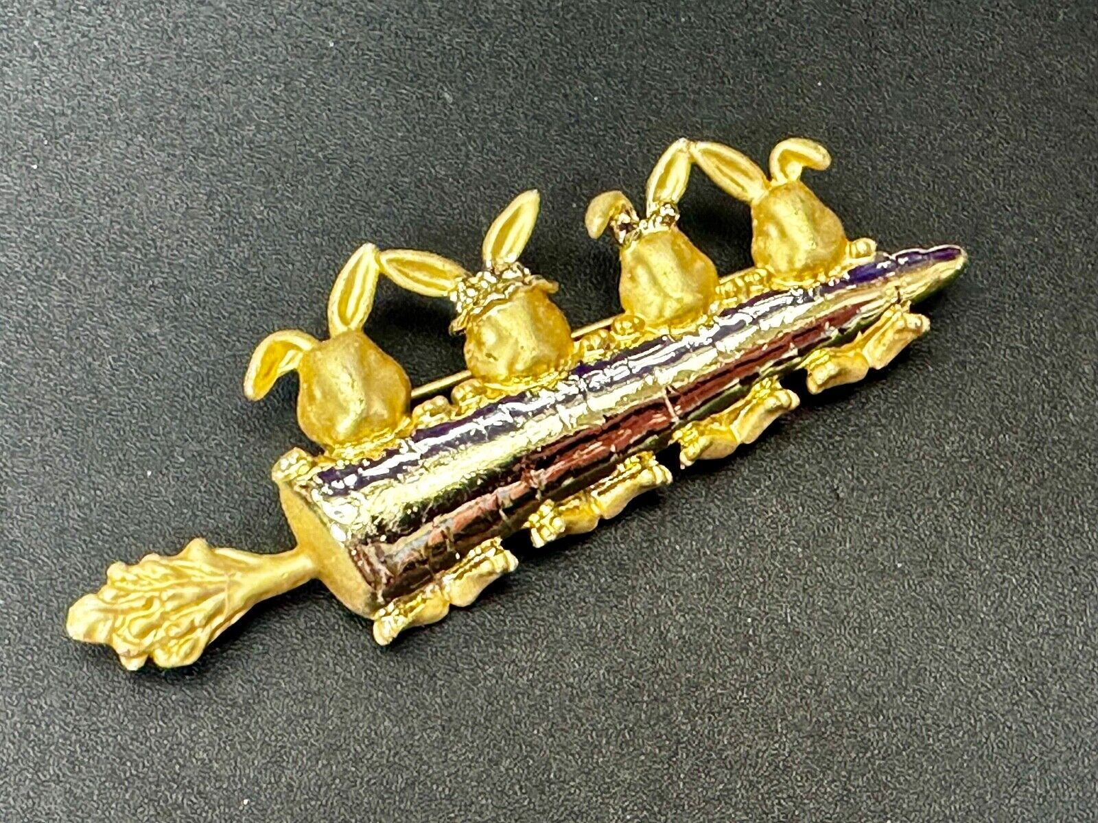 Adorable Bunny Rabbit Family Eating Carrot Gold Tone Pin Brooch Signed by AJC