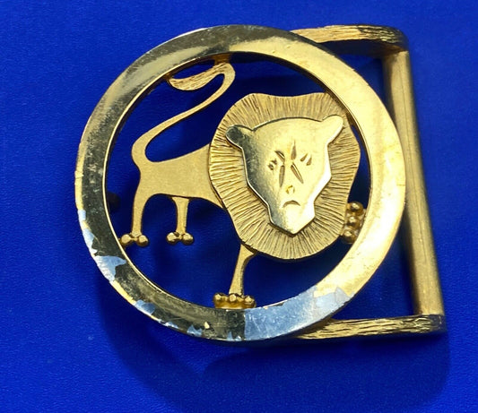 unique LION - Huge Mane and face  in see through gold tone round belt buckle