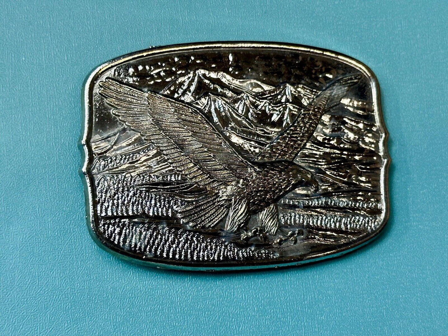 Patriotic American Eagle Hunting Diving Flying Vintage belt buckle