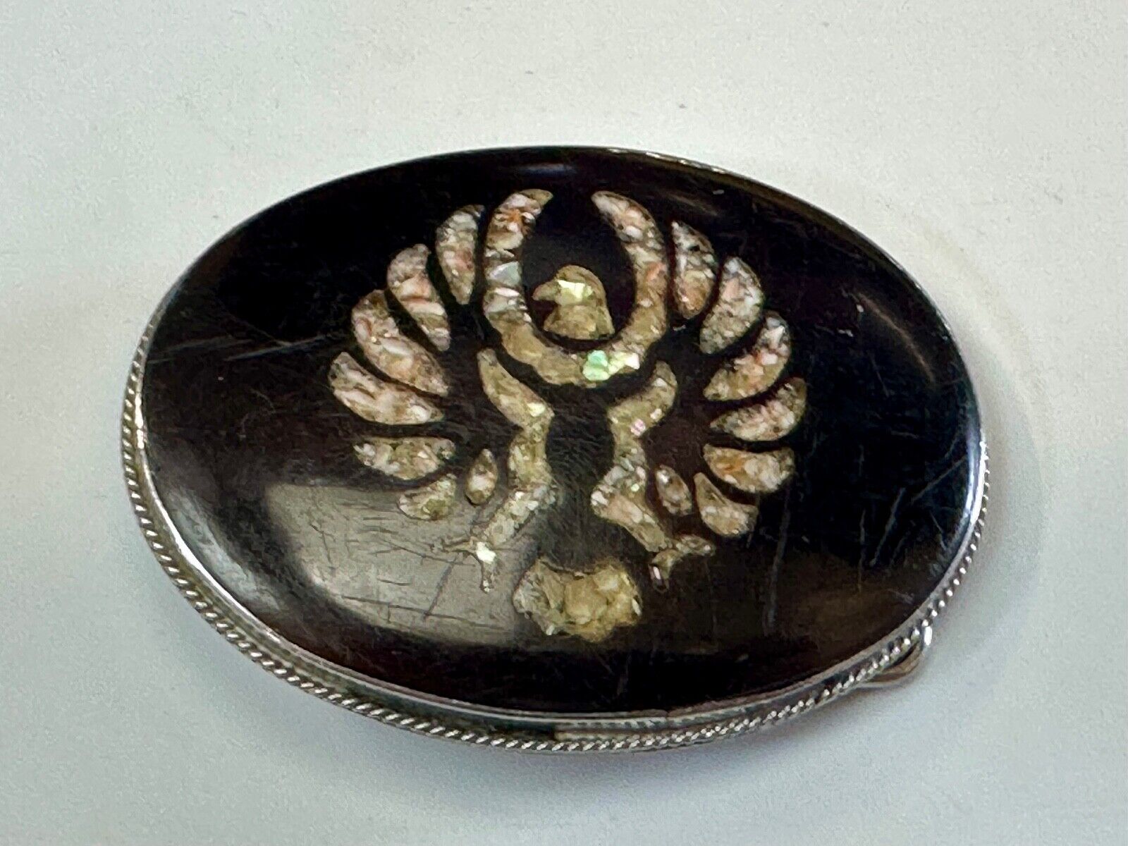 Beautiful Thunderbird Abalone Shell inlaid Vintage oval silver tone belt buckle